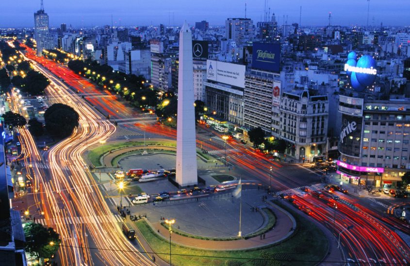 Argentina DEIXA DE EXIGIR TESTE para brasileiros vacinados, mas seguro viagem AINDA É OBRIGATÓRIO